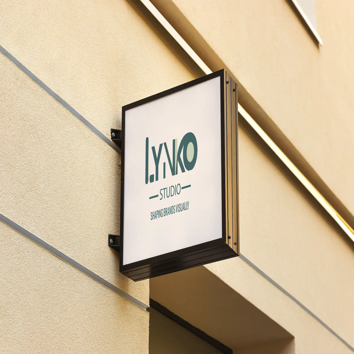 LYNKO Studio Logo Panneau Carré Premium